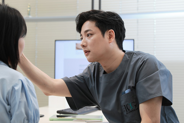 
                    ユン・スグァン代表院長
                    